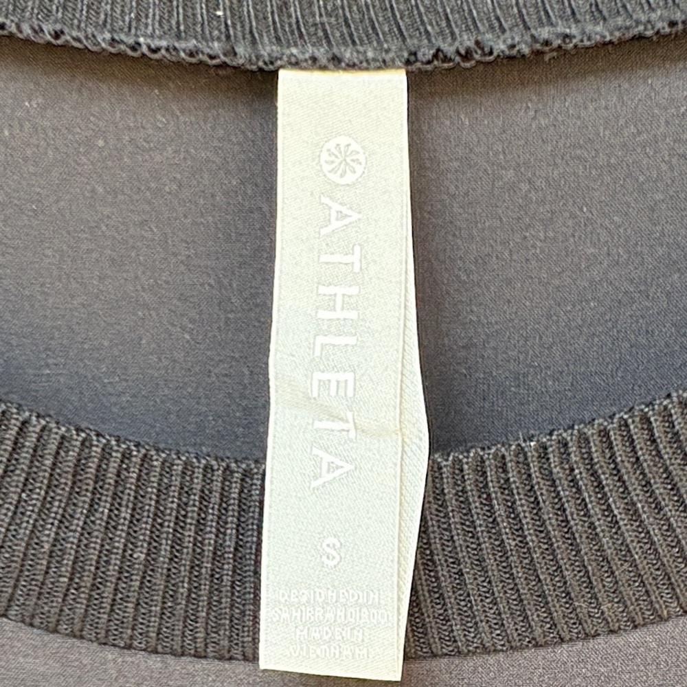 Athleta Black Zephyr Crop Tee - Picture 4 of 9